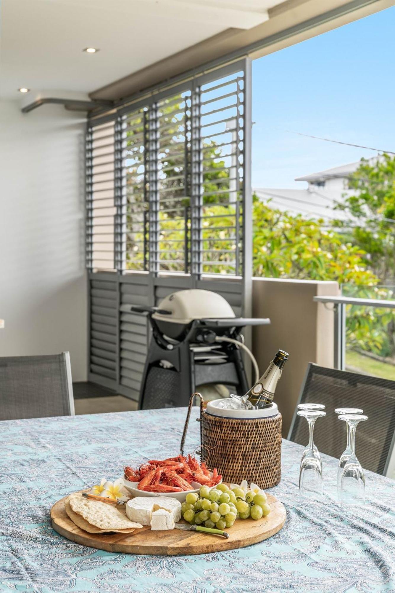 Zinc 1 - Modern Apartment With Lift Yamba Exterior photo